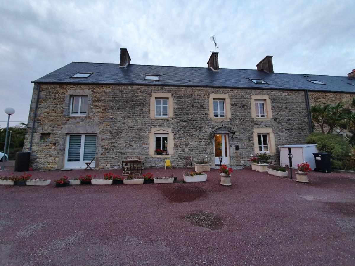 Gites De Line Marvie Surtainville Exterior photo